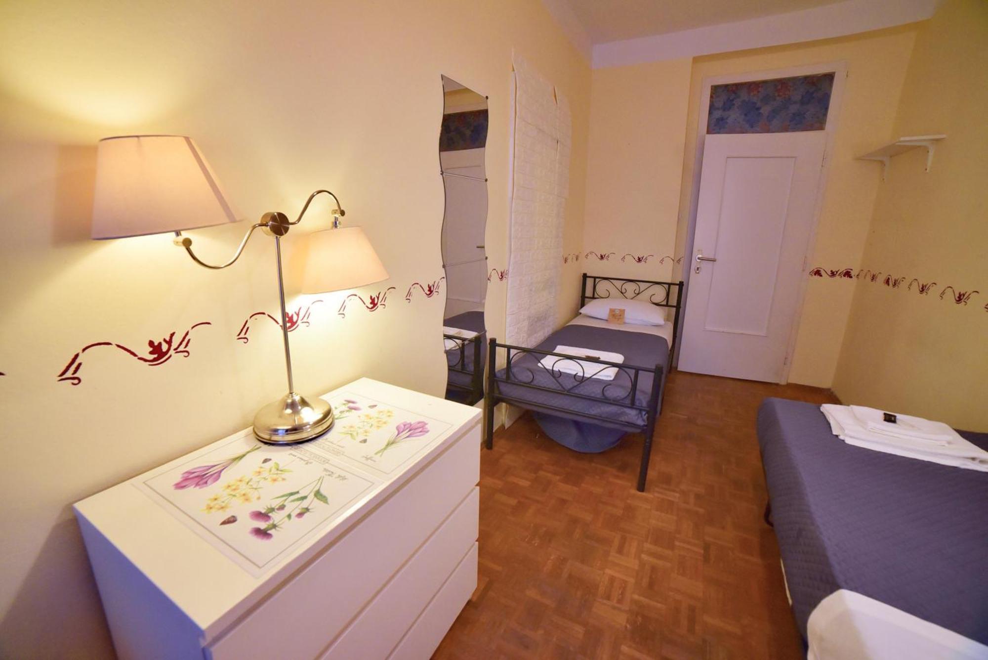 Barcolana Lodge - Hostel Триест Екстериор снимка